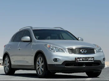 Infiniti  QX  50  2015  Automatic  67,000 Km  6 Cylinder  Four Wheel Drive (4WD)  SUV  Silver