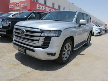 تويوتا  لاند كروزر  جي اكس ار توين توربو  2023  اوتوماتيك  30,000 كم  6 سلندر  دفع رباعي  اس يو في  فضي  تحت الضمان