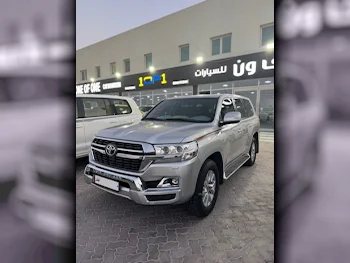 Toyota  Land Cruiser  GXR  2021  Automatic  174,000 Km  6 Cylinder  Four Wheel Drive (4WD)  SUV  Silver