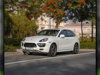 Porsche  Cayenne  GTS  2014  Automatic  88,000 Km  8 Cylinder  Four Wheel Drive (4WD)  SUV  White  With Warranty