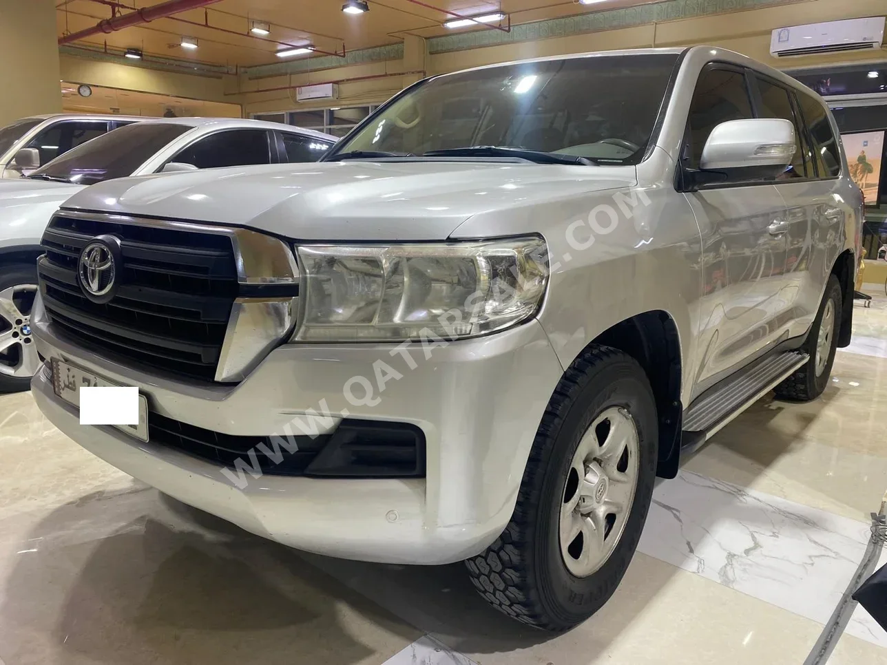 Toyota  Land Cruiser  G  2016  Automatic  285,000 Km  6 Cylinder  Four Wheel Drive (4WD)  SUV  Silver