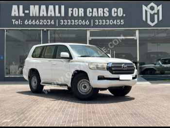 Toyota  Land Cruiser  GXR  2019  Automatic  299,000 Km  6 Cylinder  Four Wheel Drive (4WD)  SUV  White