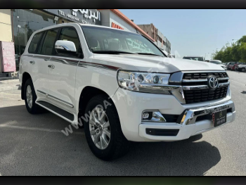 Toyota  Land Cruiser  GXR  2021  Automatic  182,000 Km  8 Cylinder  Four Wheel Drive (4WD)  SUV  White