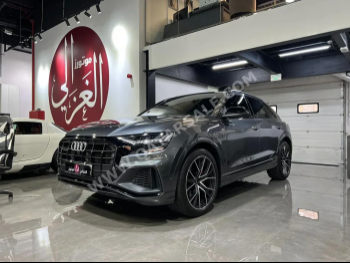 Audi  Q8  2022  Automatic  58,000 Km  6 Cylinder  Four Wheel Drive (4WD)  SUV  Gray  With Warranty