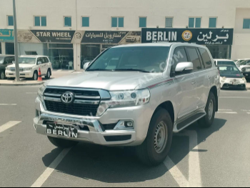Toyota  Land Cruiser  GXR  2021  Automatic  91,000 Km  8 Cylinder  Four Wheel Drive (4WD)  SUV  Silver