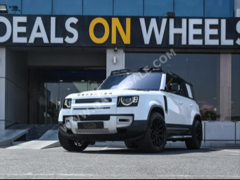 لاند روفر  ديفيندر  110 اتش اس اي  2022  اوتوماتيك  72,000 كم  6 سلندر  دفع رباعي  اس يو في  أبيض  تحت الضمان