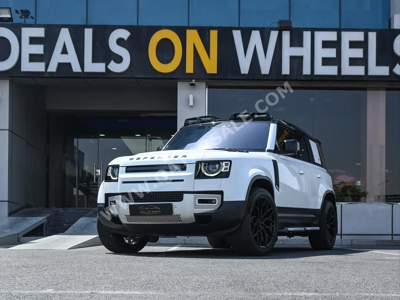لاند روفر  ديفيندر  110 اتش اس اي  2022  اوتوماتيك  72,000 كم  6 سلندر  دفع رباعي  اس يو في  أبيض  تحت الضمان