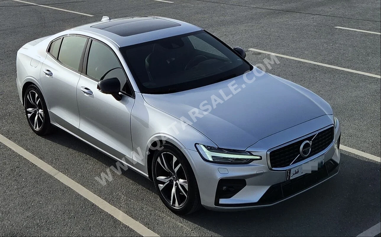 فولفو  اس  60 Turbo  2021  اوتوماتيك  55,900 كم  4 سلندر  دفع كلي مستمر  سيدان  فضي  تحت الضمان