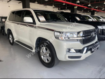 Toyota  Land Cruiser  GXR  2021  Automatic  153,000 Km  6 Cylinder  Four Wheel Drive (4WD)  SUV  White
