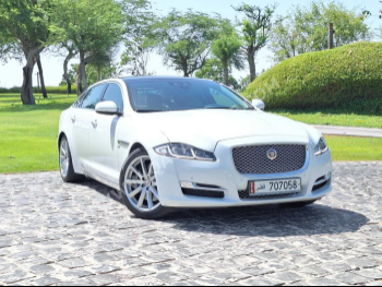 Jaguar  XJL  premium luxury  2018  Automatic  143,000 Km  6 Cylinder  Rear Wheel Drive (RWD)  Sedan  White