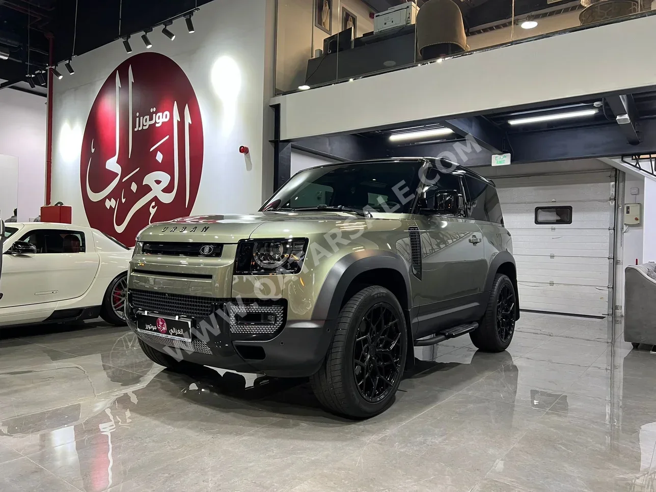 Land Rover  Defender  90 SE  2023  Automatic  44,000 Km  4 Cylinder  Four Wheel Drive (4WD)  SUV  Green  With Warranty