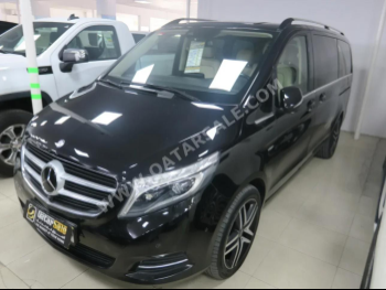 Mercedes-Benz  V-Class  250  2016  Automatic  120,000 Km  4 Cylinder  Rear Wheel Drive (RWD)  Van / Bus  Black