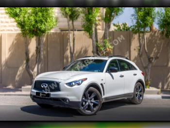 انفنيتي  كيو اكس  70 أس  2017  اوتوماتيك  129,000 كم  6 سلندر  دفع رباعي  اس يو في  أبيض