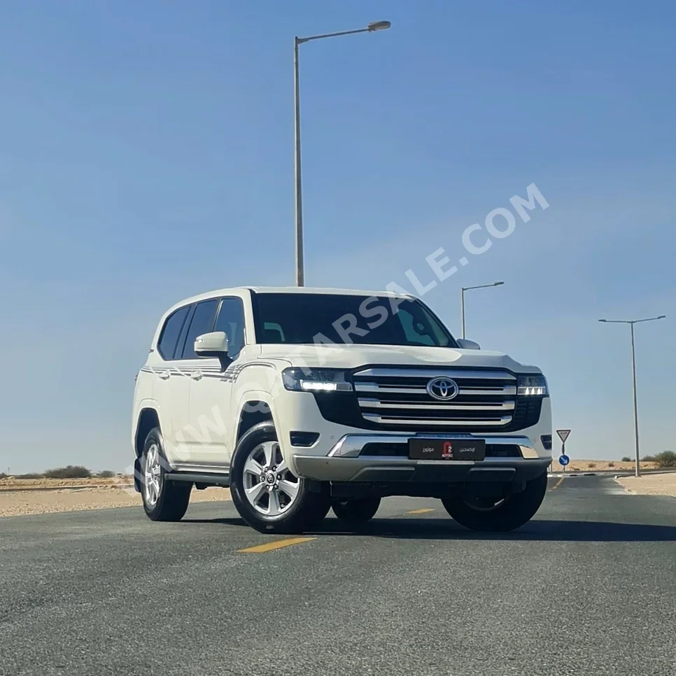 Toyota  Land Cruiser  GXR  2022  Automatic  185,000 Km  6 Cylinder  Four Wheel Drive (4WD)  SUV  White  With Warranty