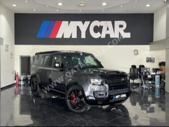 لاند روفر  ديفيندر  110 اكس  2024  اوتوماتيك  9,000 كم  6 سلندر  دفع رباعي  اس يو في  أسود  تحت الضمان