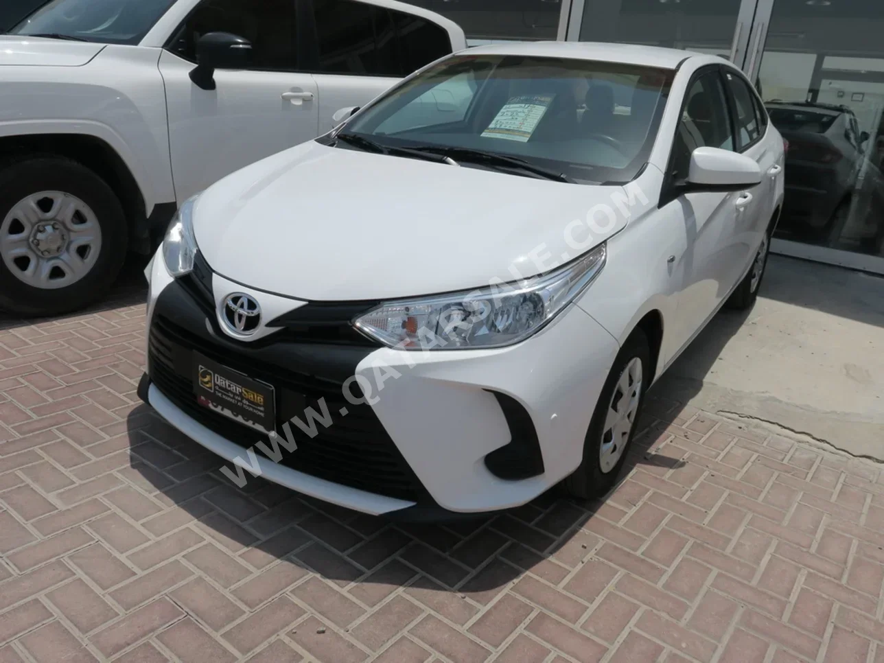 تويوتا  ياريس  2022  اوتوماتيك  80,000 كم  4 سلندر  سحب امامي  سيدان  أبيض