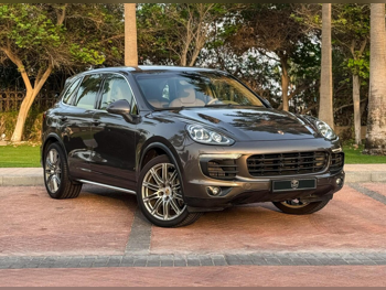 بورش  كيان  اس  2015  اوتوماتيك  78,000 كم  8 سلندر  دفع رباعي  اس يو في  بني