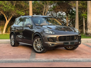 بورش  كيان  اس  2015  اوتوماتيك  78,000 كم  8 سلندر  دفع رباعي  اس يو في  بني