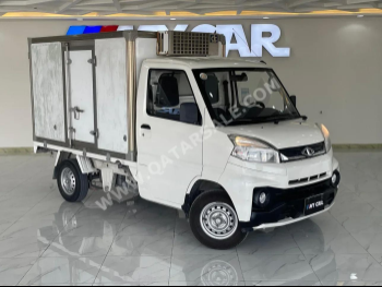 CMC  Veryca  2021  Manual  108,000 Km  4 Cylinder  Rear Wheel Drive (RWD)  Fridge  White