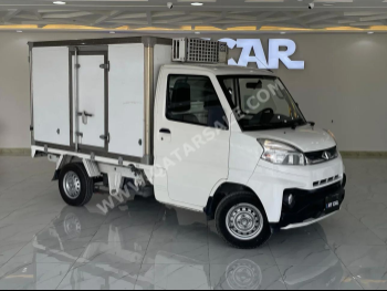 CMC  Veryca  2019  Manual  151,000 Km  4 Cylinder  Rear Wheel Drive (RWD)  Fridge  White