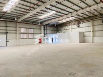 مخازن و مستودعات - أم صلال  - أم صلال علي  -المساحة: 1200 متر مربع