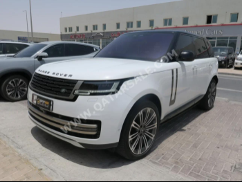 Land Rover  Range Rover  HSE  2022  Automatic  40,000 Km  8 Cylinder  Four Wheel Drive (4WD)  SUV  White