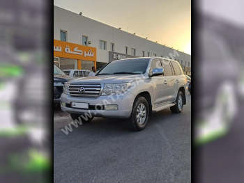 Toyota  Land Cruiser  GXR  2008  Automatic  310,000 Km  6 Cylinder  Four Wheel Drive (4WD)  SUV  Silver