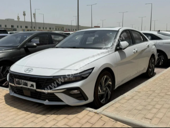 Hyundai  Elantra  2025  Automatic  0 Km  4 Cylinder  Front Wheel Drive (FWD)  Sedan  White