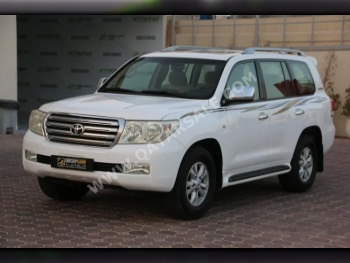 Toyota  Land Cruiser  GXR  2011  Automatic  112,000 Km  8 Cylinder  Four Wheel Drive (4WD)  SUV  White