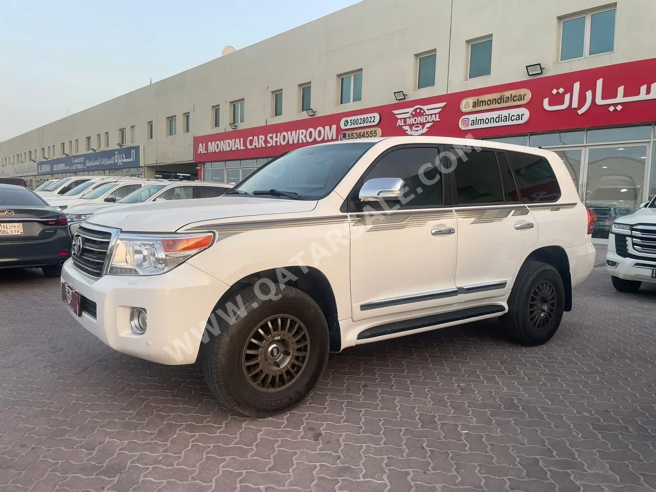 Toyota  Land Cruiser  GXR  2014  Automatic  340,000 Km  8 Cylinder  Four Wheel Drive (4WD)  SUV  White