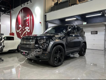 لاند روفر  ديفيندر  90 اتش اس اي  2022  اوتوماتيك  70,000 كم  6 سلندر  دفع رباعي  اس يو في  أسود