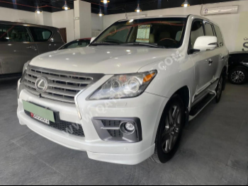 Lexus  LX  570  2009  Automatic  331,000 Km  8 Cylinder  Four Wheel Drive (4WD)  SUV  White
