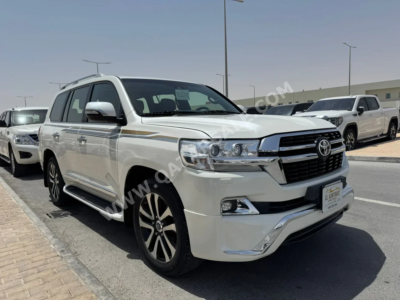 Toyota  Land Cruiser  VXS  2018  Automatic  127,000 Km  8 Cylinder  Four Wheel Drive (4WD)  SUV  White