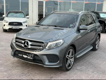 مرسيدس - بنز  جي ال اي  400  2017  اوتوماتيك  77,000 كم  6 سلندر  دفع رباعي  اس يو في  رمادي