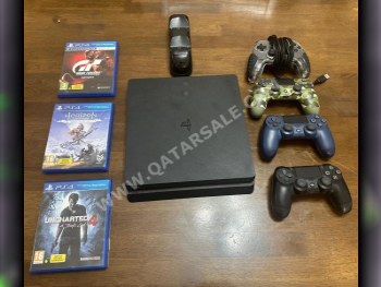 اجهزة العاب الفديو - سوني  - بلاي ستيشن 4  - 500 جيجابايت  -تشمل أجهز تحكم: 4