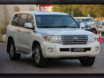 Toyota  Land Cruiser  GXR  2013  Automatic  347,000 Km  8 Cylinder  Four Wheel Drive (4WD)  SUV  White