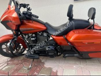 هارلي ديفيدسون  ستريت غليد -  2020 - اللون برتقالي و اسود