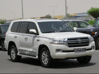 Toyota  Land Cruiser  GXR  2020  Automatic  200,000 Km  8 Cylinder  Four Wheel Drive (4WD)  SUV  White