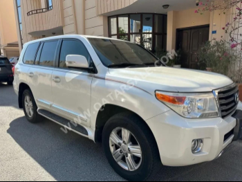 Toyota  Land Cruiser  GXR  2015  Automatic  161,000 Km  8 Cylinder  Four Wheel Drive (4WD)  SUV  White