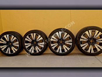 Tire & Rims Pirelli Made in Germany /  4 Seasons  Rim Included  22"