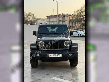 جييب  رانجلار  إس يو في 4 في 4  أسود  2025