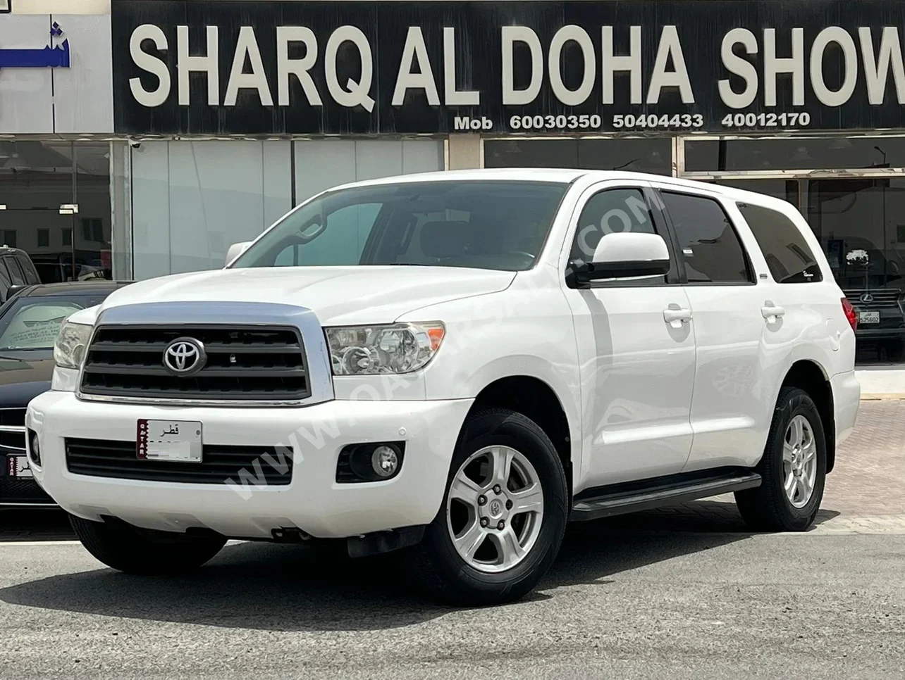 Toyota  Sequoia  2013  Automatic  300,000 Km  8 Cylinder  Four Wheel Drive (4WD)  SUV  White