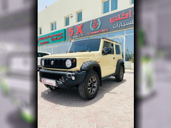 سوزوكي  جمني  2021  اوتوماتيك  114,000 كم  4 سلندر  دفع رباعي  اس يو في  بيج