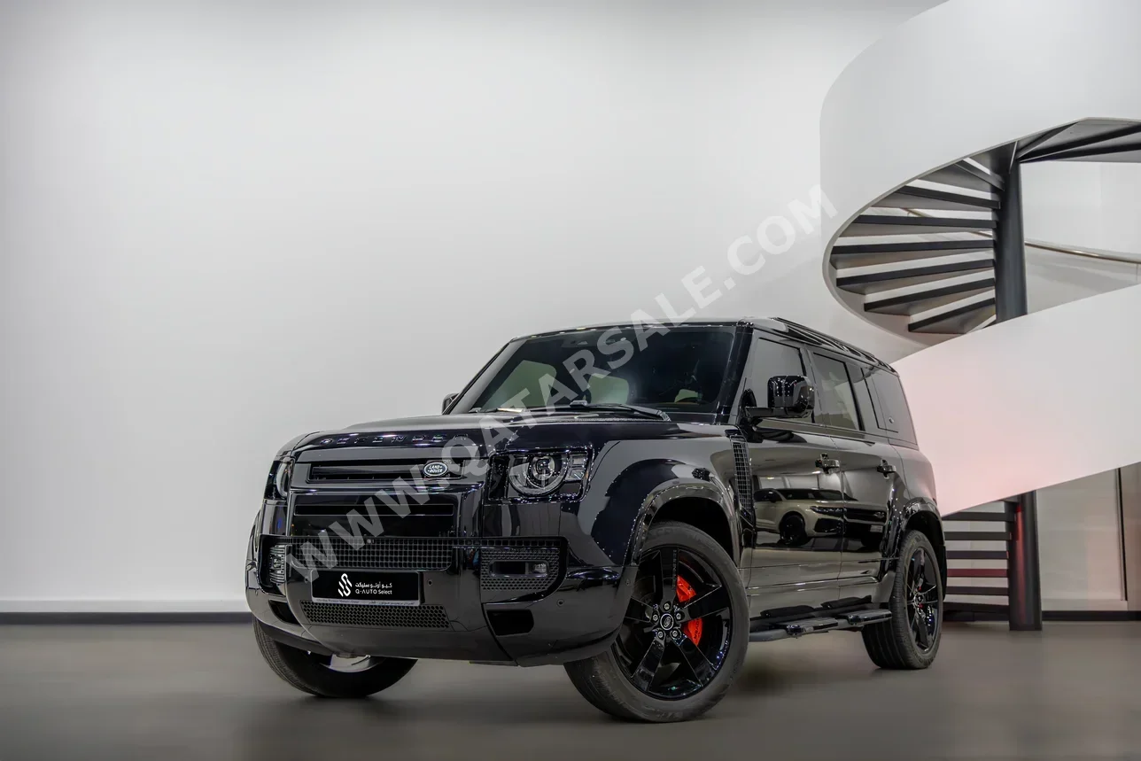 لاند روفر  ديفيندر  110 اتش اس اي  2023  اوتوماتيك  46,000 كم  6 سلندر  دفع رباعي  اس يو في  أسود  تحت الضمان