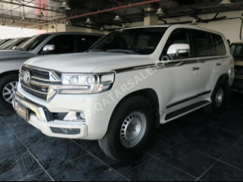 Toyota  Land Cruiser  GXR  2019  Automatic  264,000 Km  8 Cylinder  Four Wheel Drive (4WD)  SUV  White  With Warranty