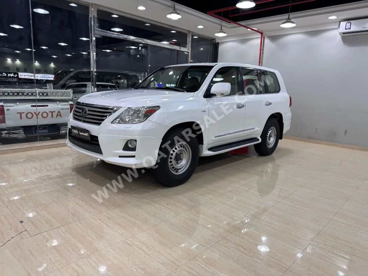 Lexus  LX  570  2010  Automatic  491,000 Km  8 Cylinder  Four Wheel Drive (4WD)  SUV  White