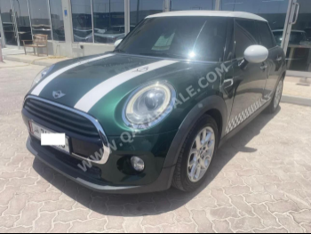 Mini  Cooper  2017  Automatic  82,000 Km  4 Cylinder  Front Wheel Drive (FWD)  Hatchback  Green