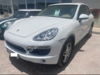 بورش  كيان  2012  اوتوماتيك  170,000 كم  6 سلندر  دفع رباعي  اس يو في  أبيض