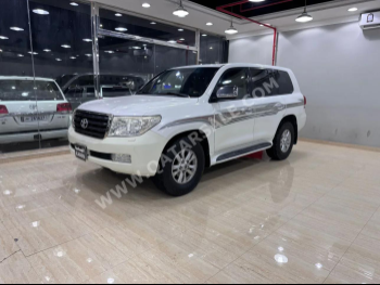 Toyota  Land Cruiser  GXR  2009  Automatic  320,000 Km  8 Cylinder  Four Wheel Drive (4WD)  SUV  White