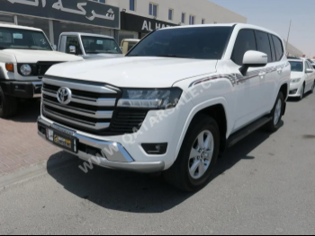 Toyota  Land Cruiser  GXR  2022  Automatic  100,000 Km  6 Cylinder  Four Wheel Drive (4WD)  SUV  White